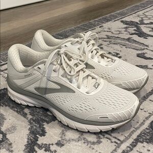 Brooks Adrenaline GTS 18 Shoes